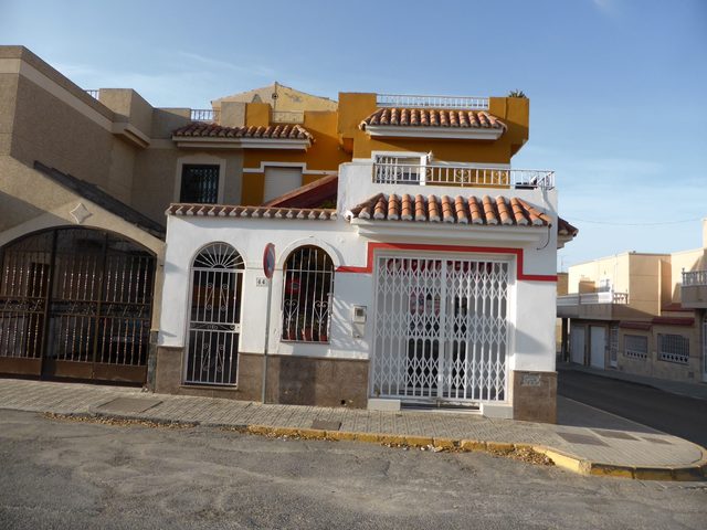 Calle la Cartuja, 44